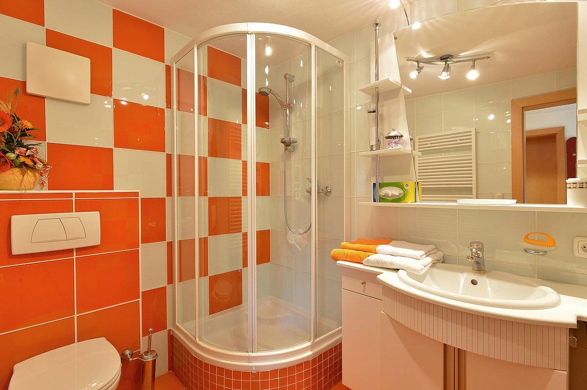 9 идей современного дизайна ванной комнаты в 2021 и 109 фото