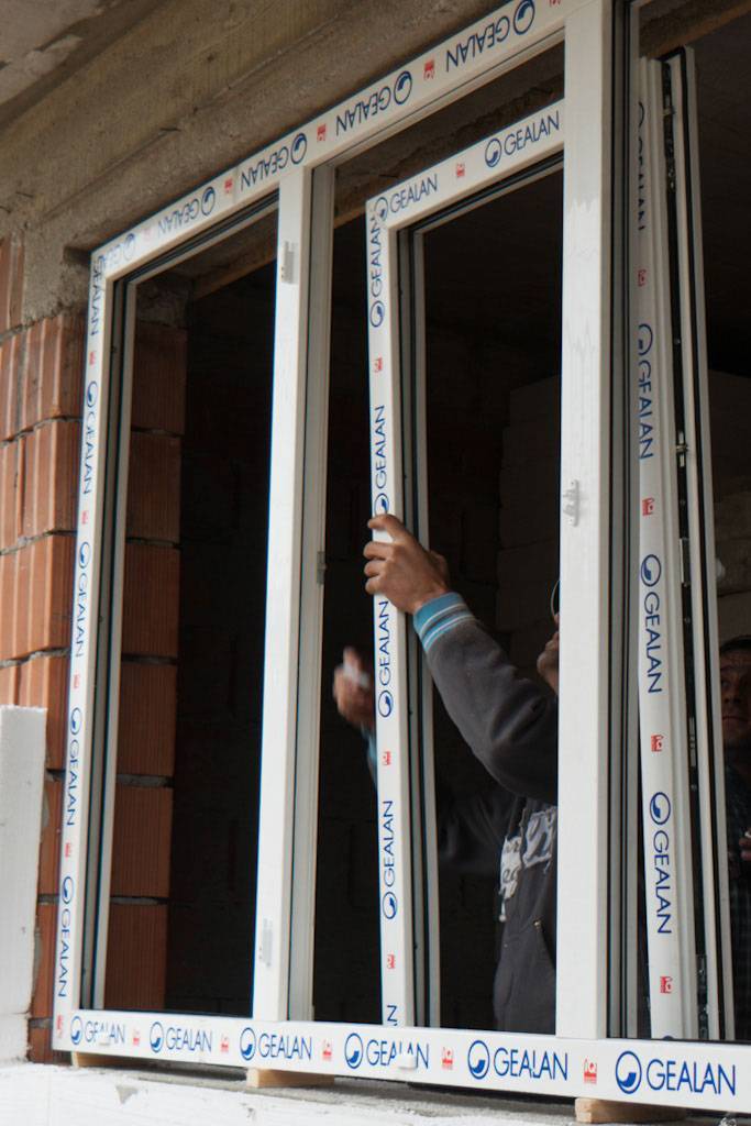 Монтаж пластикового окна от а до я без подсобного работника