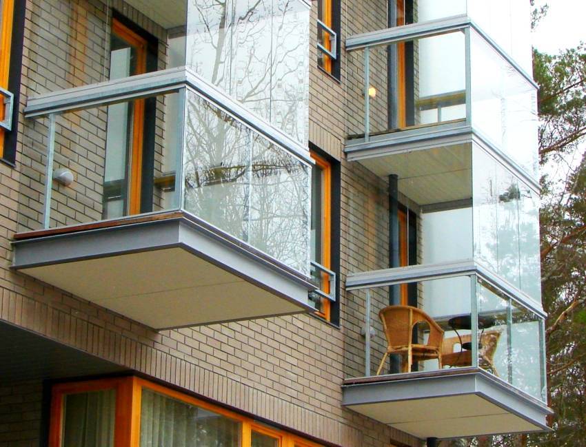 Французское остекление балкона (40 фото дизайна): с прозрачным и непрозрачным низом