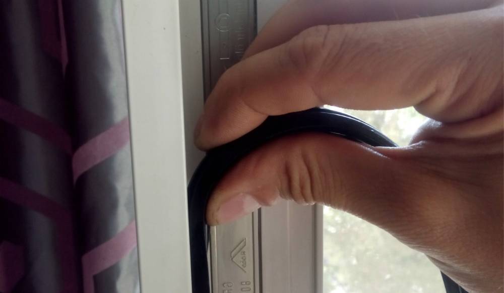 Замена резинок на пластиковых окнах своими руками - как поменять резину?