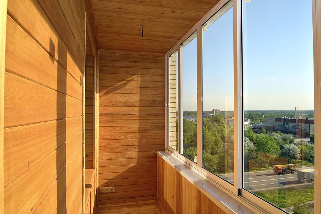 Отделка балкона вагонкой – популярная идея долговечного интерьера +79 красивых фото