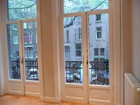 Французские окна в частном доме и квартире – виды, особенности, варианты установки