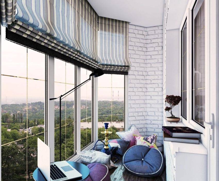 Шторы в гостиную с балконом: фото лучших вариантов, обзор видов, новинки, современные идеи