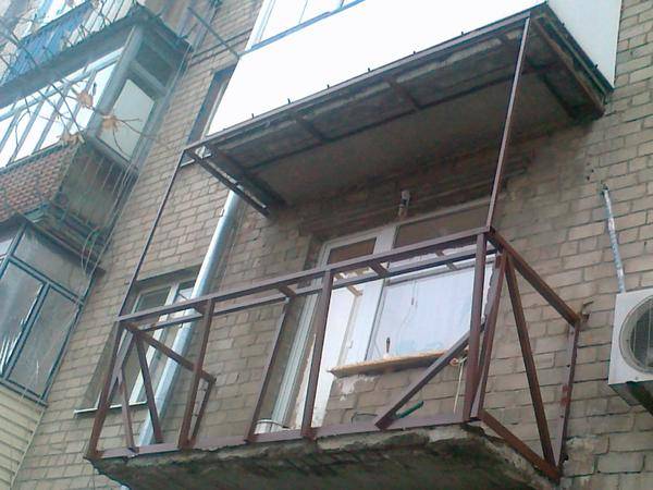 Все варианты и методы расширения балкона в хрущевке и многоквартирном доме с фото и описанием