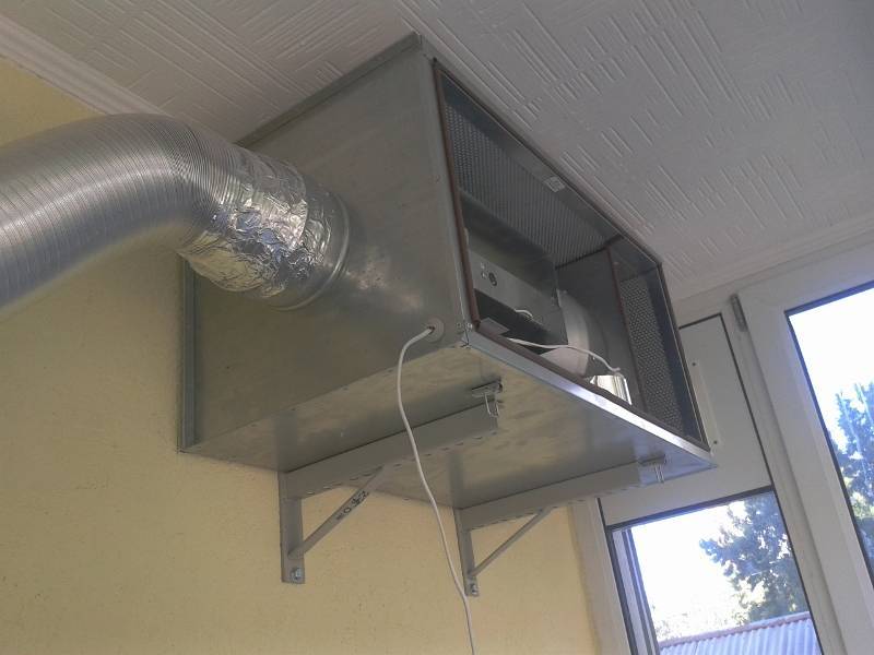 Вытяжная вентиляция на балконе и лоджии: варианты организации вентилирования