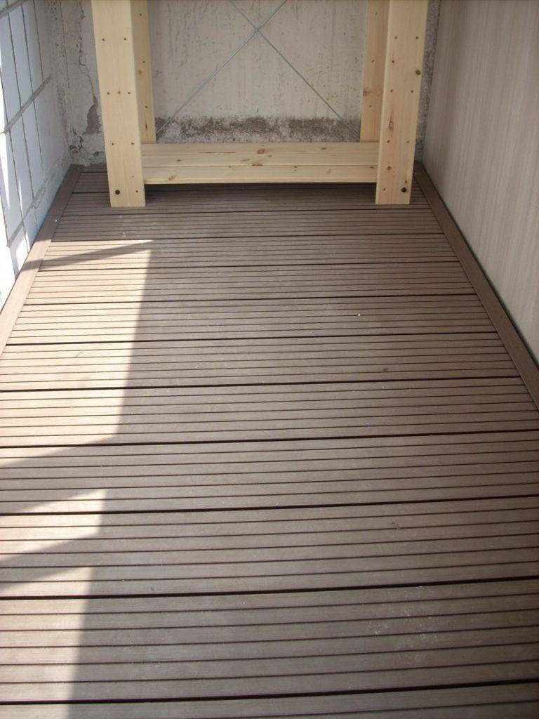 Чем покрыть деревянный пол на балконе: выбор вариантов отделки