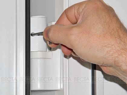 Как правильно снять межкомнатную дверь с петель своими руками