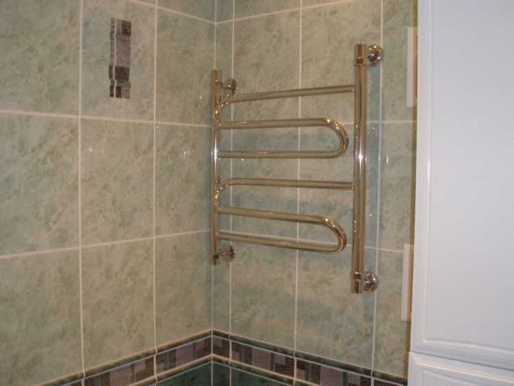 Как спрятать трубы в ванной под плитку: пошаговый монтаж