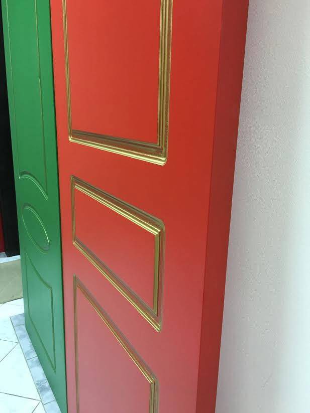 Чем красить межкомнатную дверь: обзор красок, советы по проведению работ