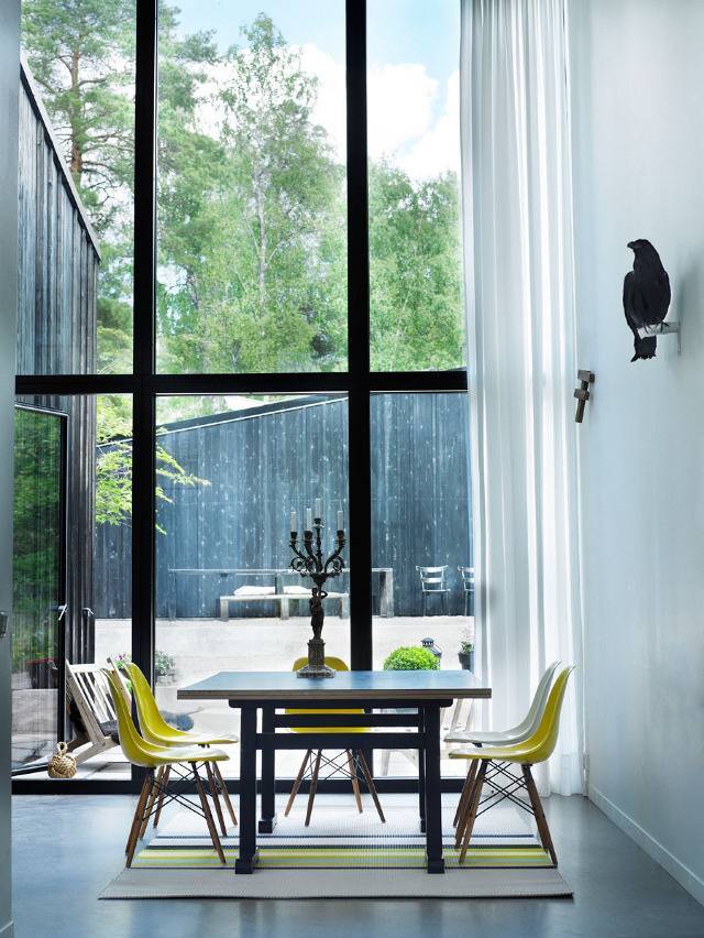 Дизайн окно в современном интерьере: формы и цвета