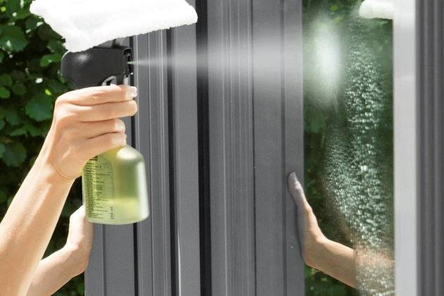 Чем мыть окна в домашних условиях без разводов