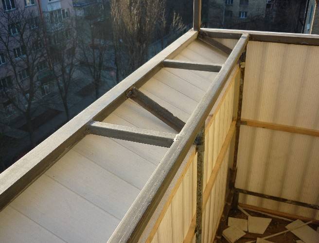 Вынос балкона своими руками, как расширить лоджию за счет рамы и подоконника, конструкция выносного балкона