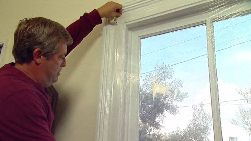 Чем заклеить окна на зиму: выбор материалов и методов