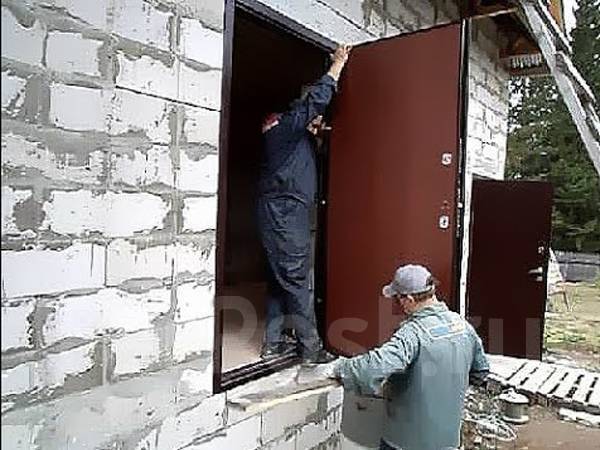 Монтаж входной металлической двери в газобетон своими руками
