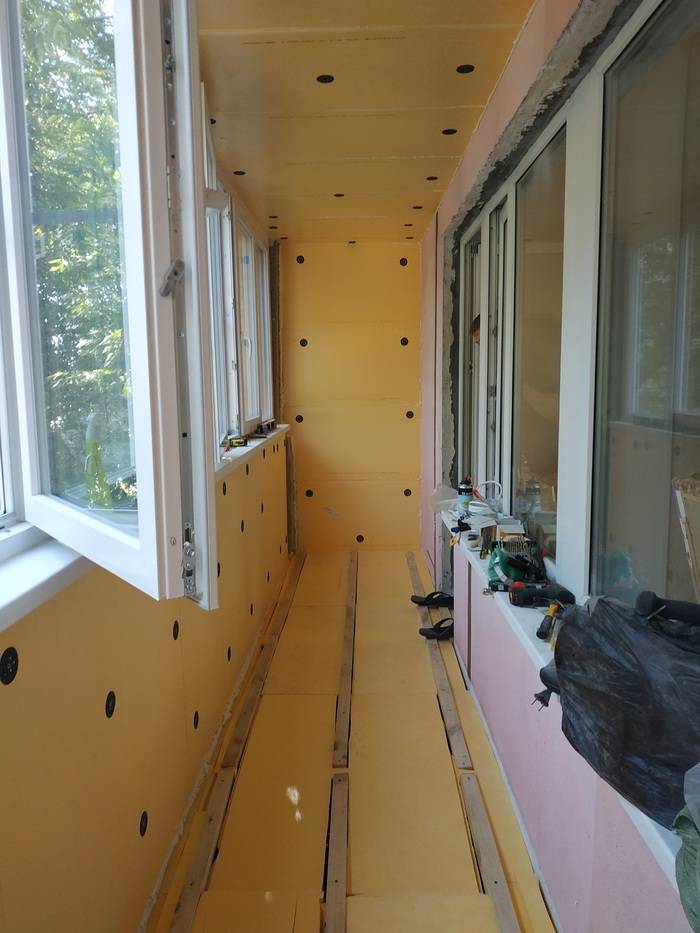 Чем обшить балкон. выбор материалов для внутренней отделки балкона или лоджии в 2021 году. – профессиональное остекление. отделка балконов в петербурге и области.