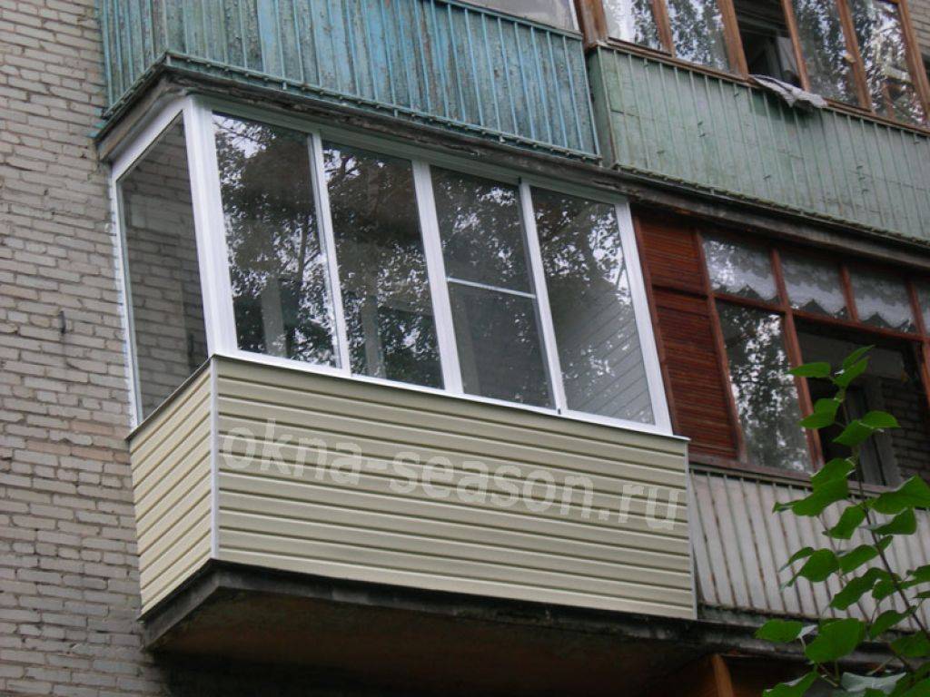 Остекление балкона в хрущевке: выбираем материал и советуемся со специалистами