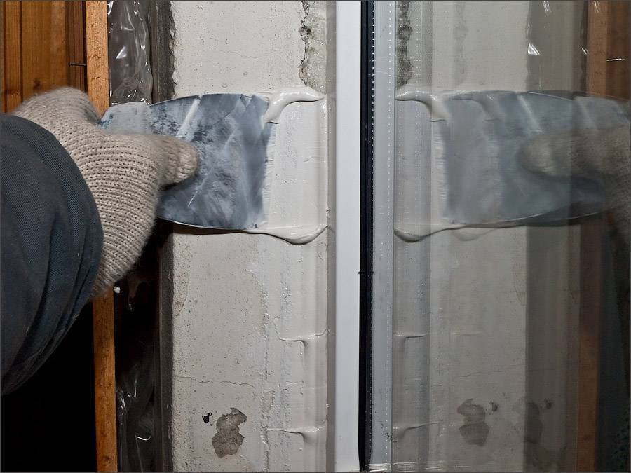 Чем грозит избыток монтажной пены при установке окон и дверей