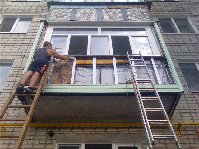 Чем заделать щели на балконе - советы профессионала