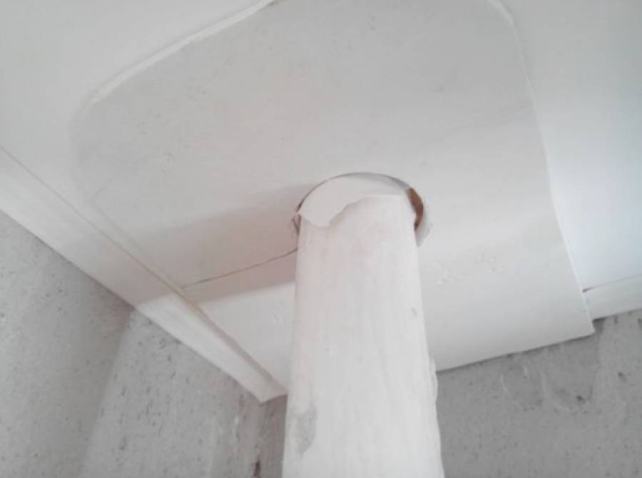 Обвод трубы на натяжном потолке: подробные инструкции с фото и видео