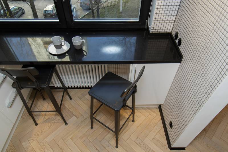 Стол-подоконник на кухне: как сделать столешницу вместо окна