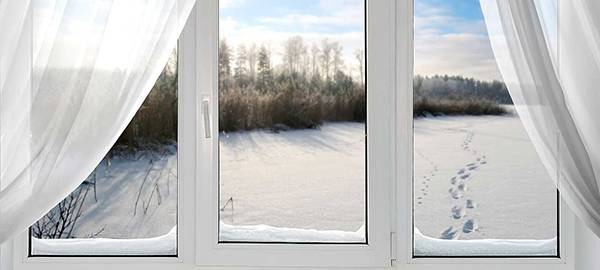 15 лучших вариантов, чем в домашних условиях на зиму заклеить окна, чтобы не дуло