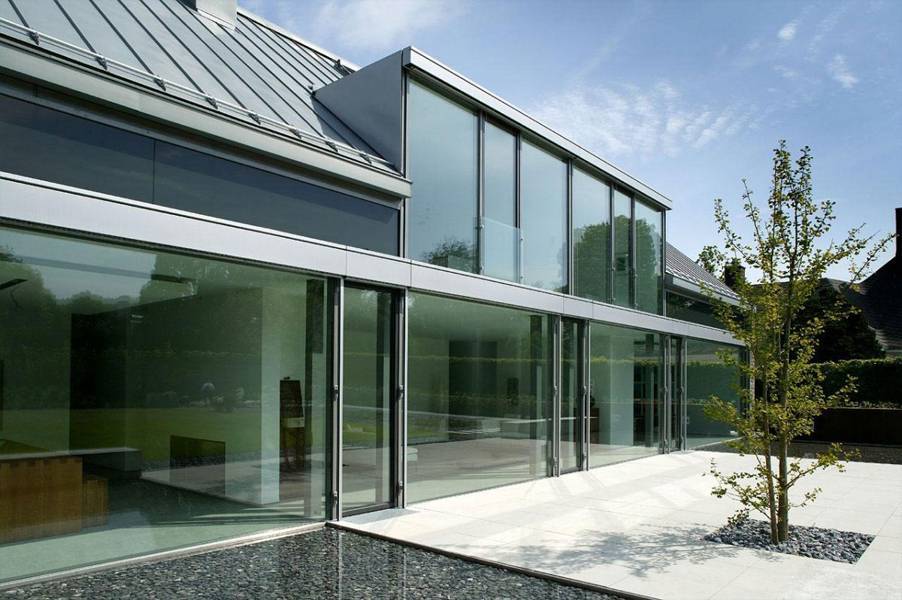 Большие окна в частном доме: тонкости стеклянного оформления