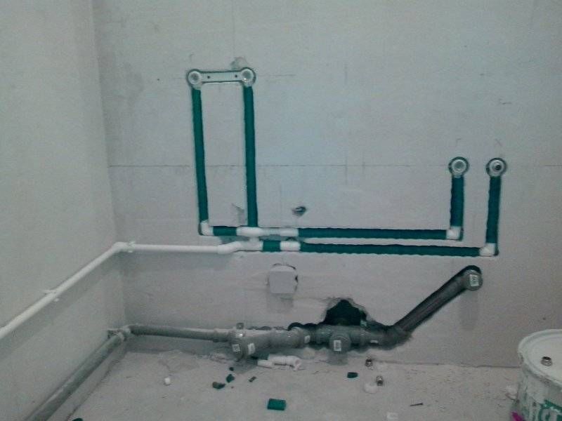 Разводка труб в ванной комнате — варианты реализации