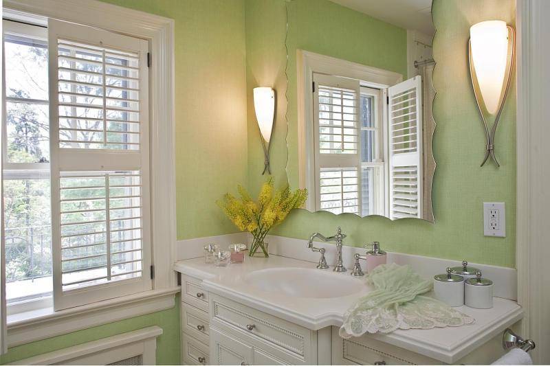 Дизайн ванной комнаты с окном: фото и нюансы