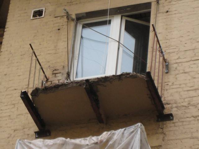 Балкон в хрущевке своими руками: пошаговое утепление, увеличение и отделка