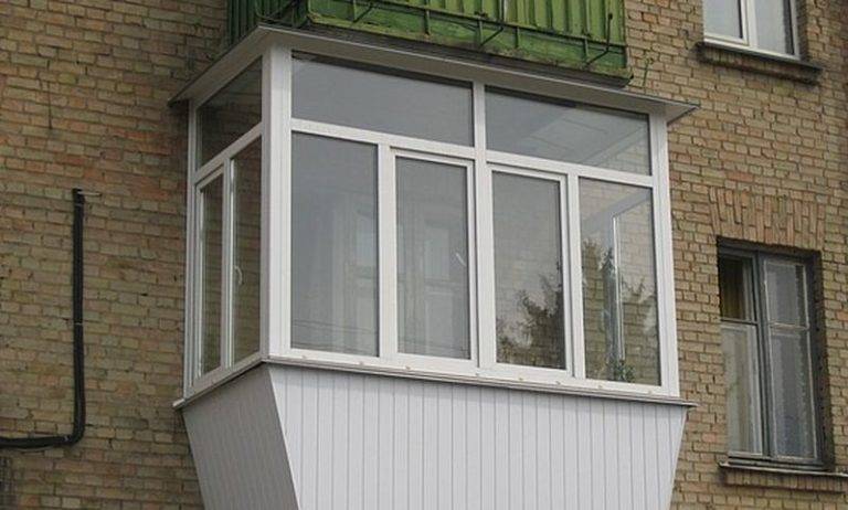 Как лучше застеклить балкон — советы профессионала