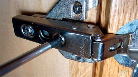 Как врезать дверные петли быстро и качественно