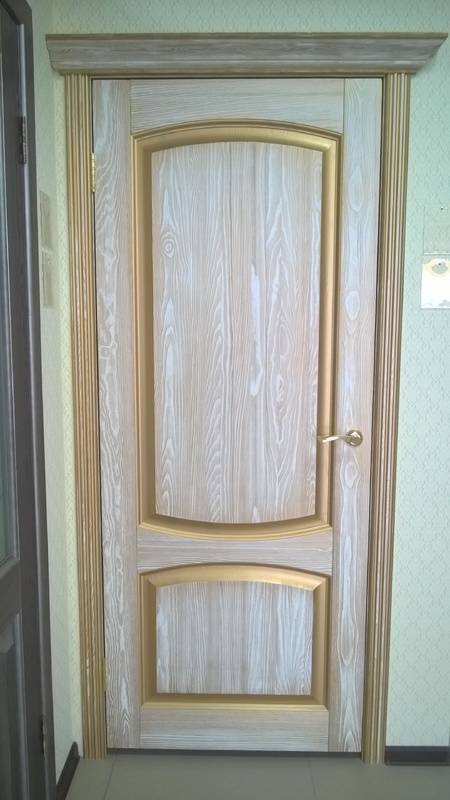 Как покрасить деревянную дверь в белый цвет - всё о межкомнатных и входных дверях