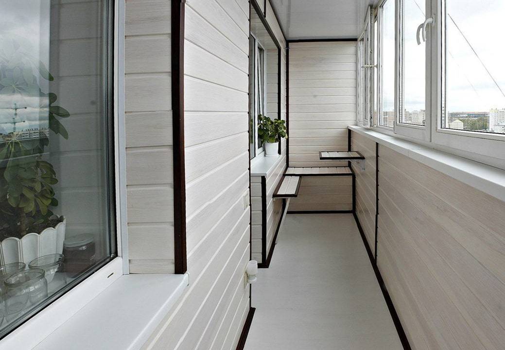 Чем отделать балкон внутри: как лучше облицевать стены и как их утеплить