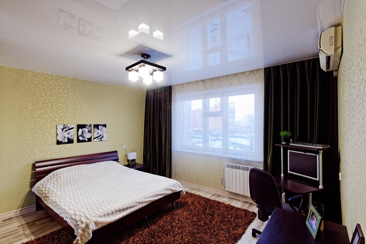 Натяжной потолок в спальне – монтаж и применение современного цвета и узора (75 фото)