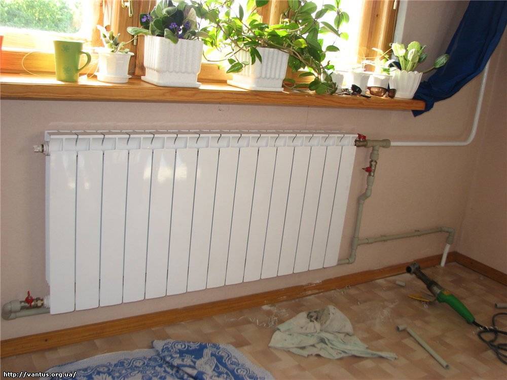 Провести параллельно батарею на балкон своими руками в многоэтажке, подключение радиатора отопления и можно ли запаралелить с общим