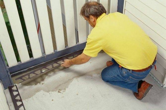Как положить плитку на балконе своими руками, материалы и инструкции
