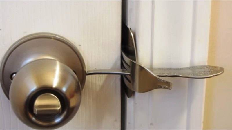 Как открыть дверной замок без ключа: способы открыть различные замки