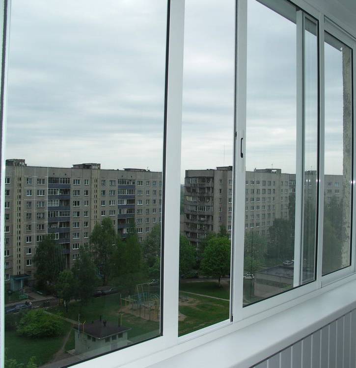 Алюминиевые балконные рамы: виды и преимущества