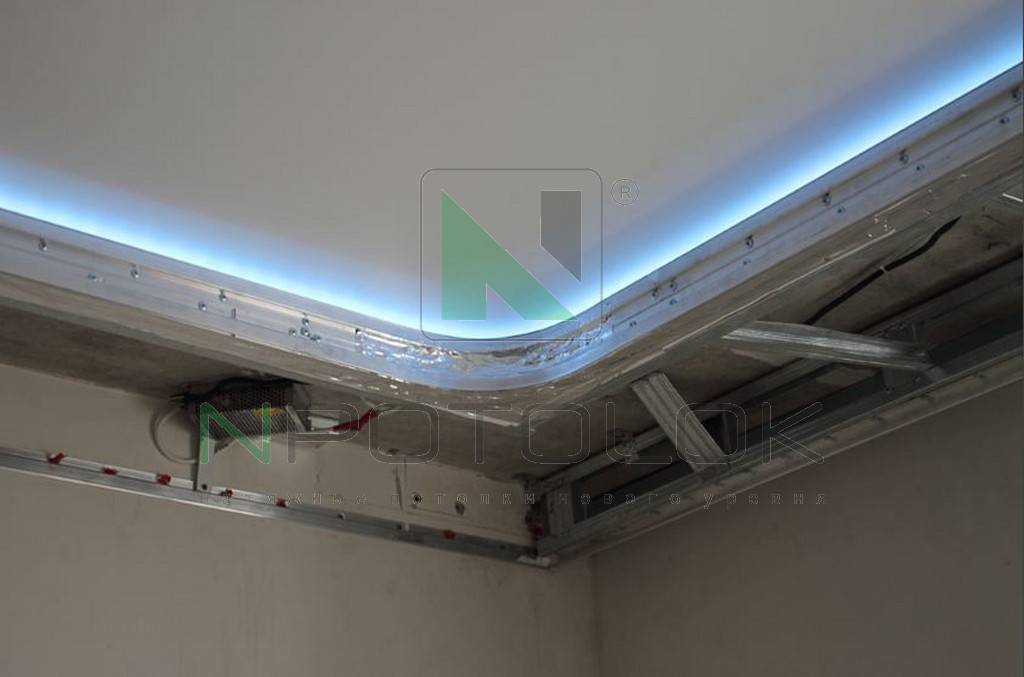 Подвесной потолок с двухуровневым каркасом | gipsokart.ru