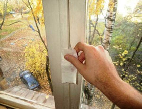 Чем утеплить окна на зиму — способы оклейки окон своими руками