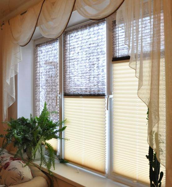 Защита от солнца на окна в квартире – солнцезащитные шторки
