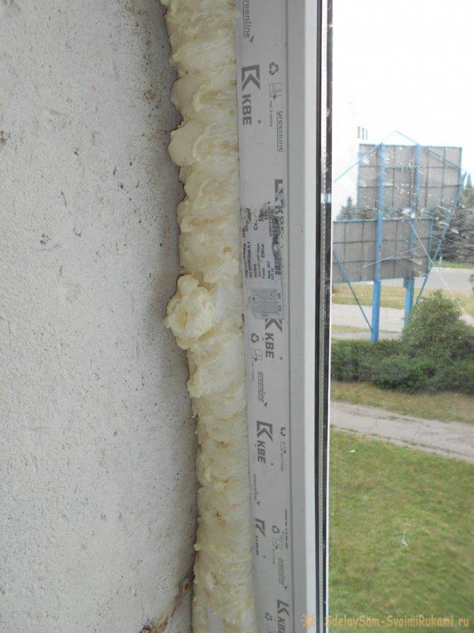 Заделка трещин и швов на пластиковом, деревянном и бетонном балконе
