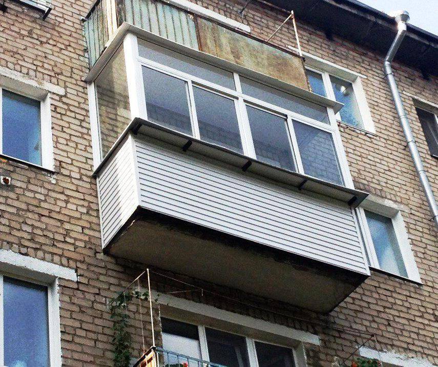 Остеклить балкон в хрущевке, холодное и теплое остекление балкона, французское остекление балкона в хрущевке