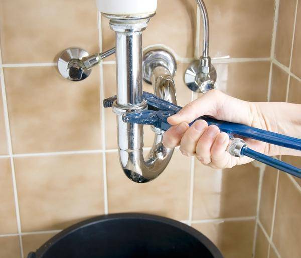 Как удалить известковый налет с крана: 10 методов почистить смеситель