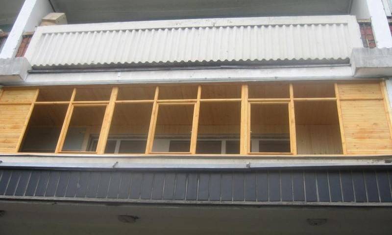 Остекление балкона деревянными рамами - sdelaibalkon - экспертно о благоустройстве балконов и лоджий