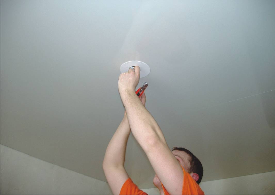 Как самому сделать натяжной потолок без нагрева? (7 фото)