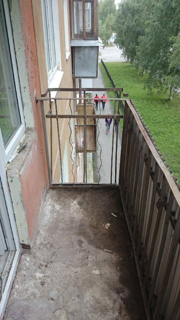 Обшивка балкона снаружи профлистом