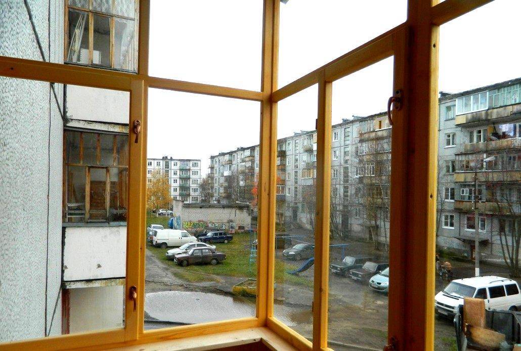 Остекление балкона пластиковыми окнами (пвх) своими руками: преимущества и пошаговая информация с фото и видео
