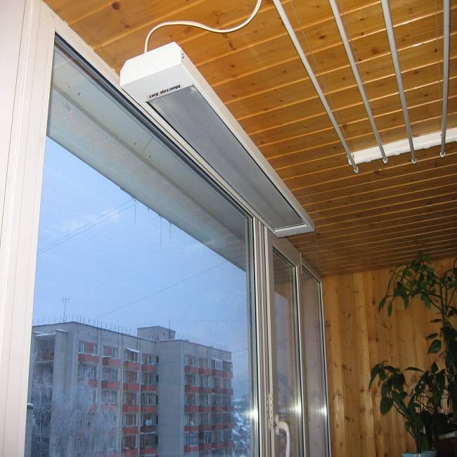 Отопление балкона и лоджии: инфракрасный обогреватель, конвектор и другие варианты