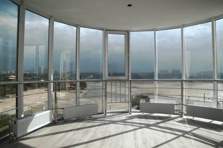 Панорамные окна: в частном доме и квартире, плюсы и минусы
